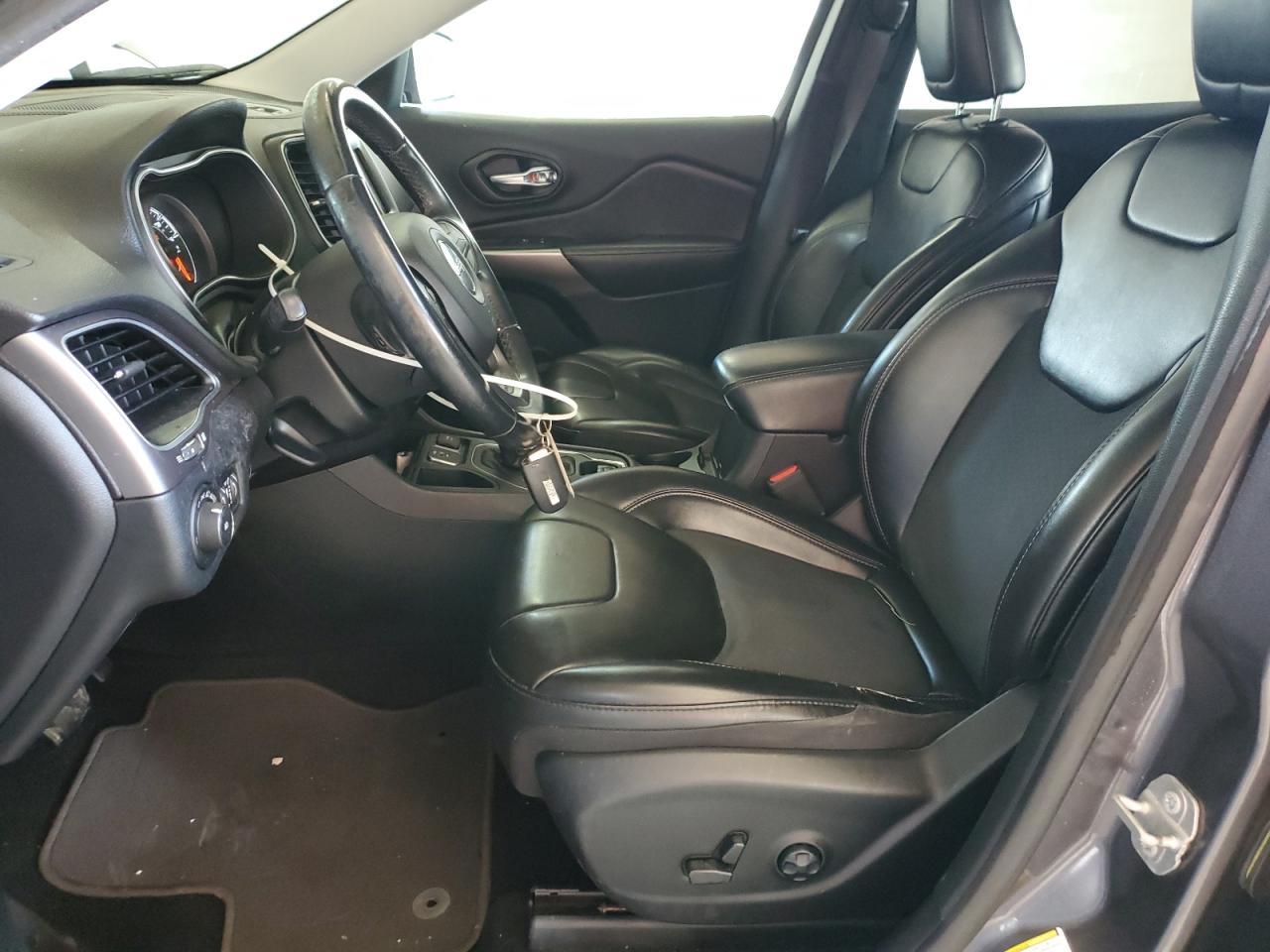 2019 Jeep Cherokee Latitude Plus - Фото 7