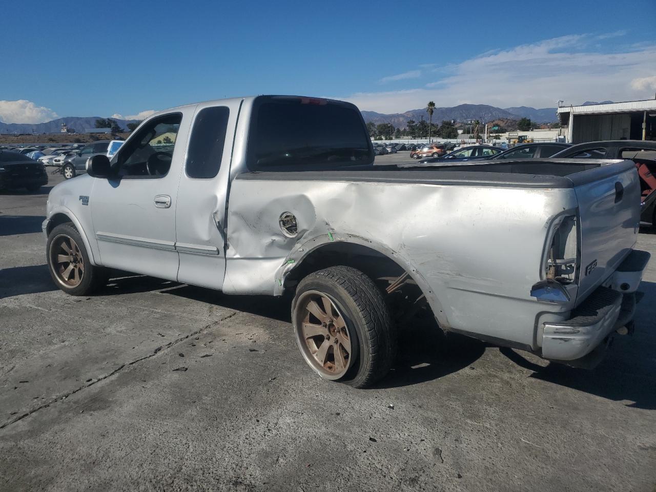 2003 Ford F150 - Image 2