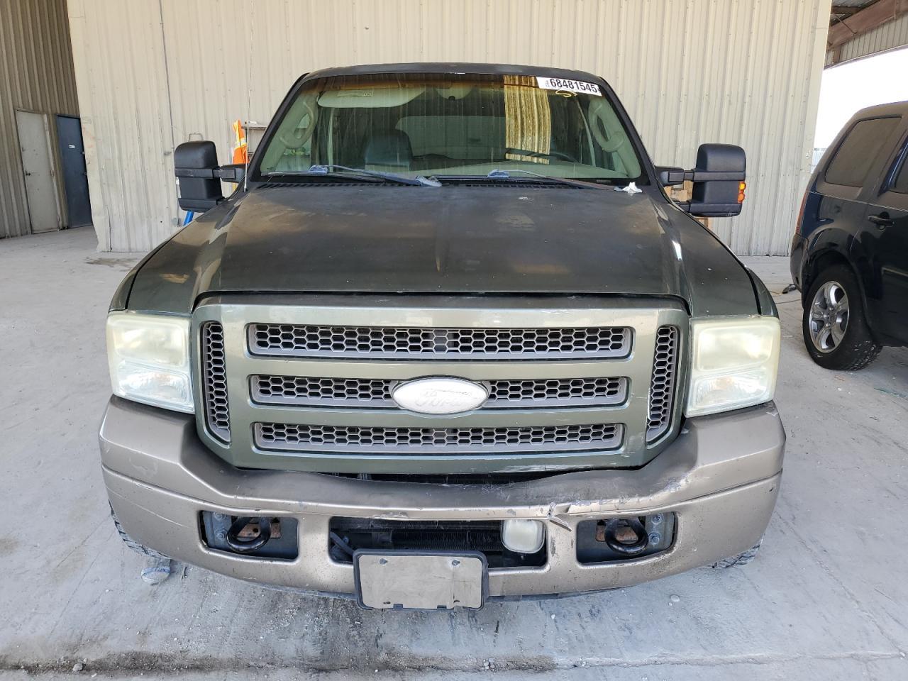 2005 Ford Excursion Eddie Bauer - Image 5