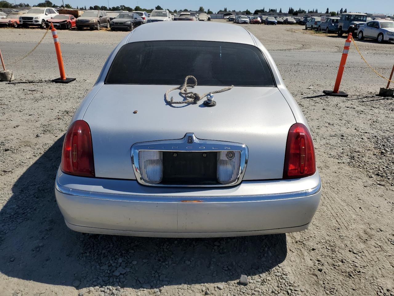 2002 Lincoln Town Car Cartier - Image 6