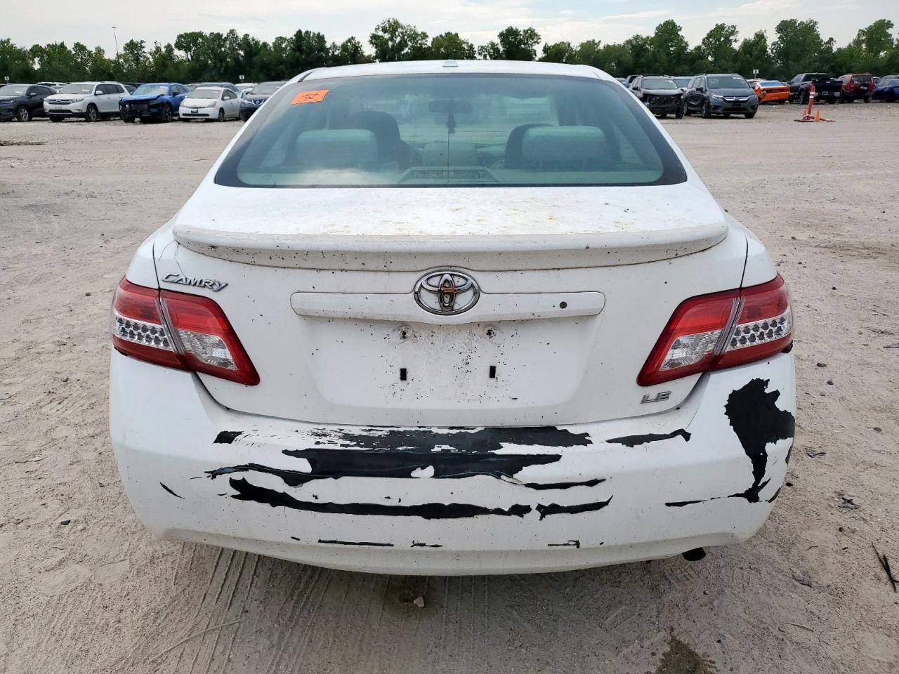 2011 Toyota Camry Base - Фото 6