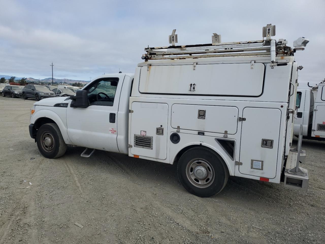 2013 Ford F-350 Sd Utility Truck ** R & D * Cln Title * Pri Fleet ** - Image 2