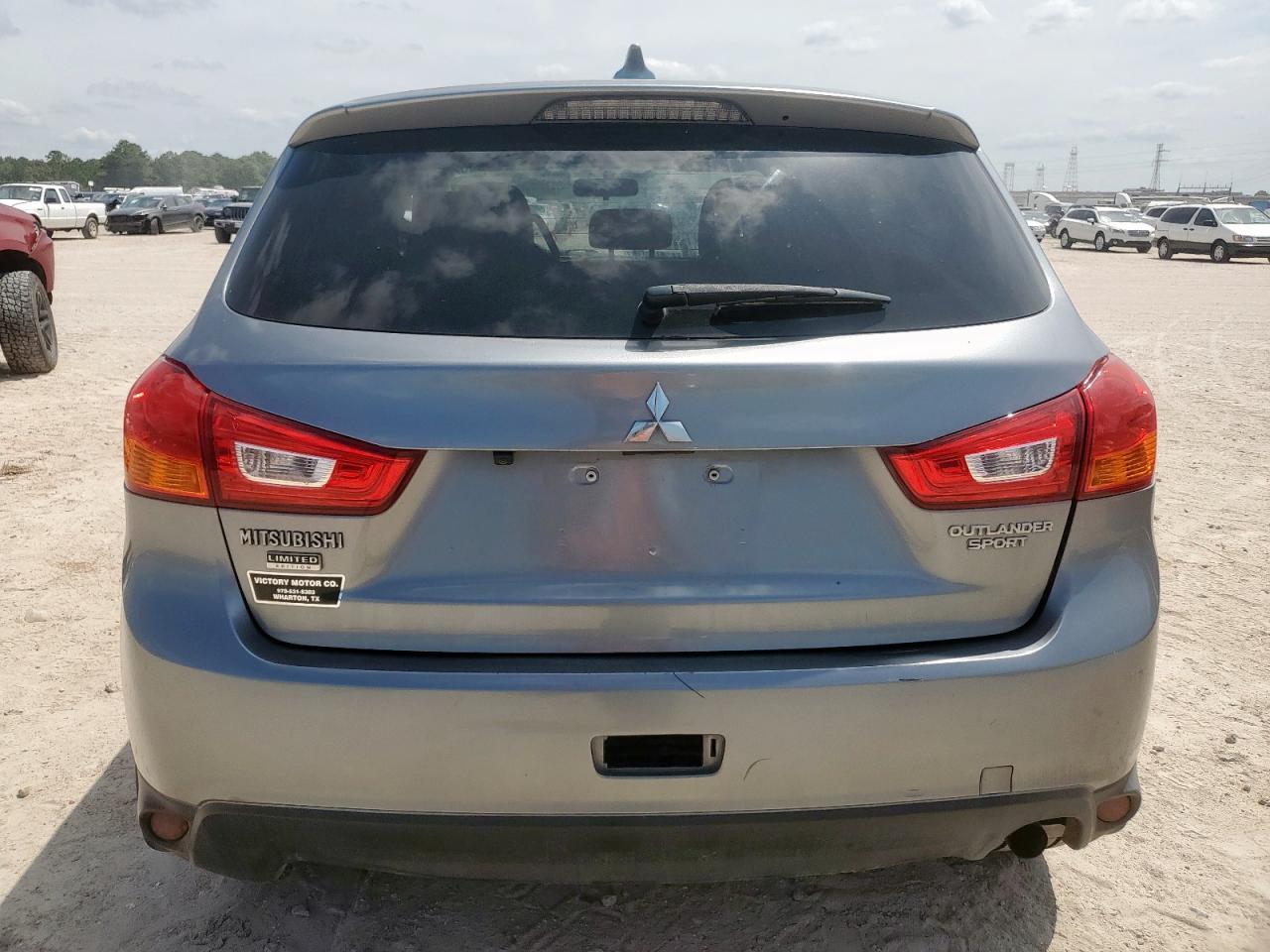 2017 Mitsubishi Outlander Sport Es - Image 6