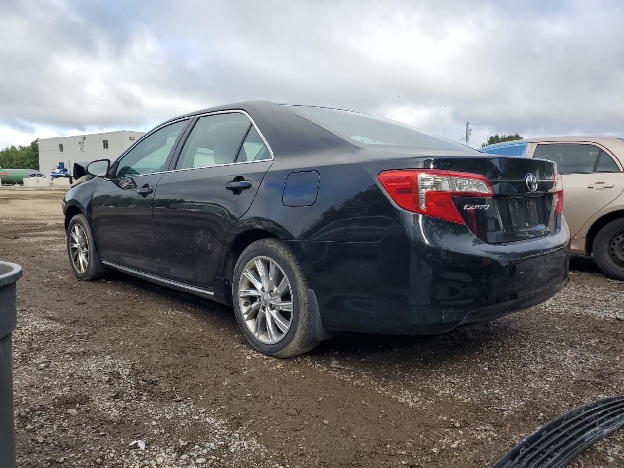 2014 Toyota Camry L - Фото 2
