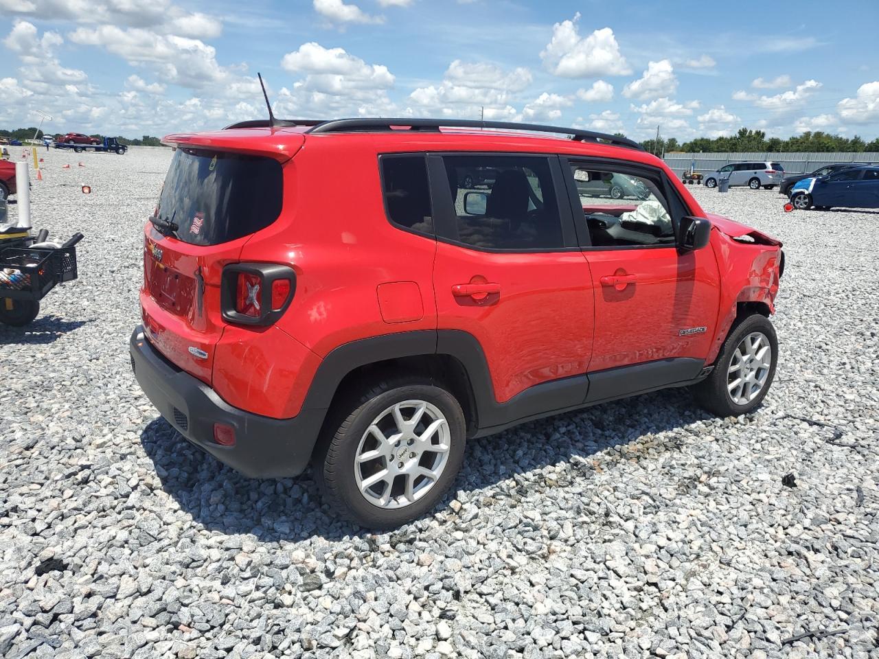 2022 Jeep Renegade Latitude - Фото 3