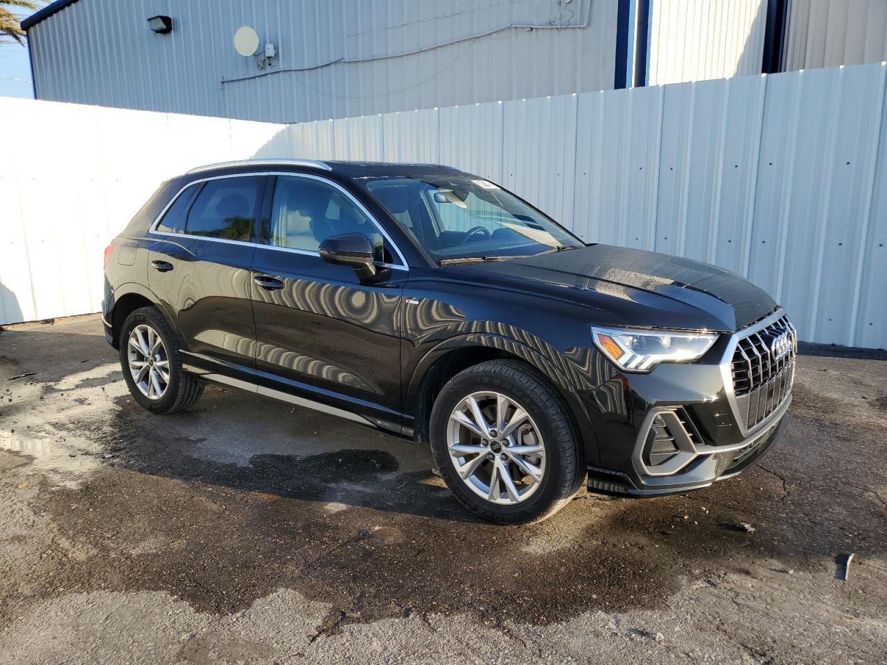 2023 Audi Q3 Premium S Line 45 - Фото 4