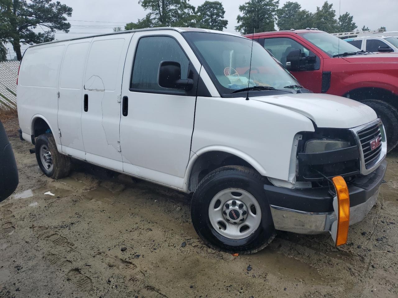 2013 GMC Savana G2500 - Image 4