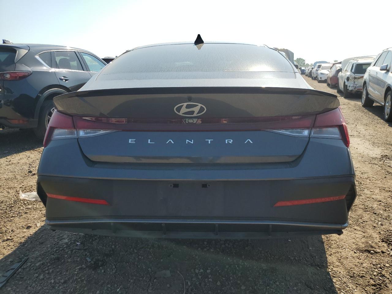 2025 Hyundai Elantra Sel Sport - Image 6