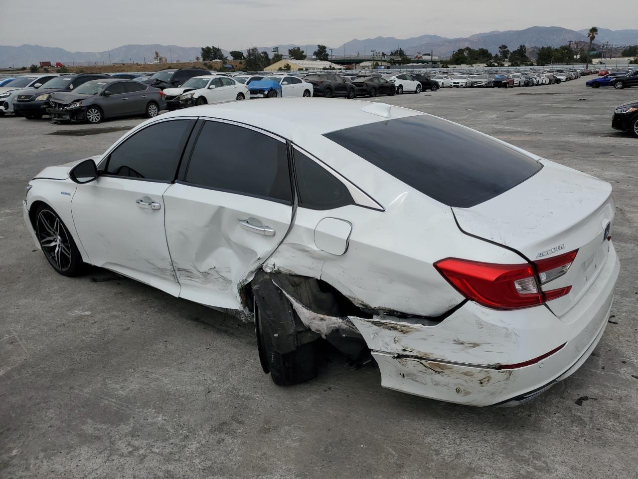 2021 Honda Accord Touring Hybrid - Image 2
