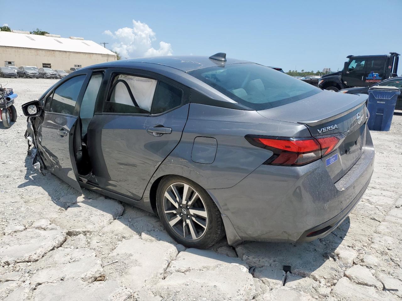2020 Nissan Versa Sv - Image 2