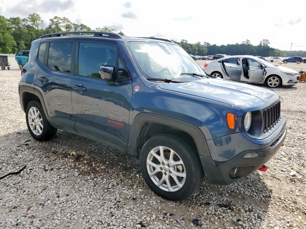 2023 Jeep Renegade Trailhawk - Image 4