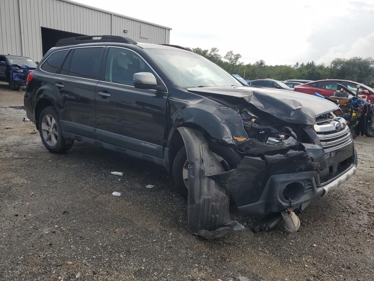 2013 Subaru Outback 3.6R Limited - Image 4
