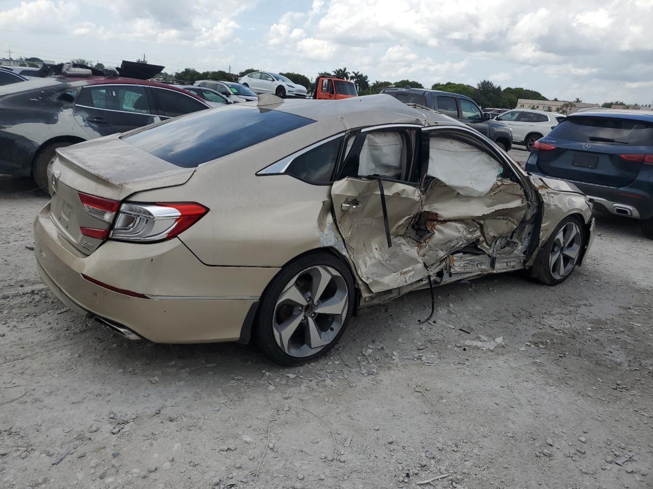 2020 Honda Accord Touring - Фото 3