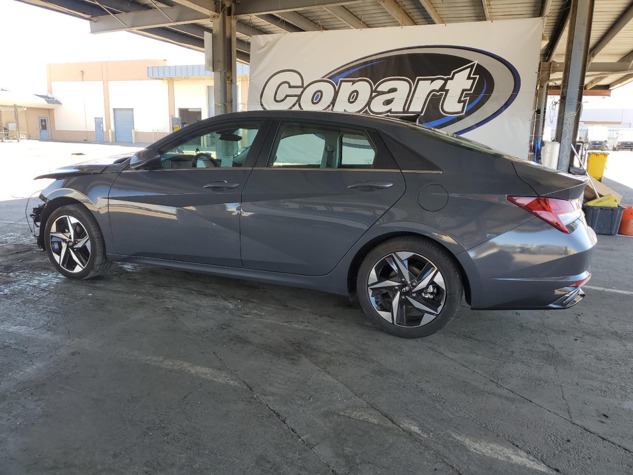 2023 Hyundai Elantra Limited - Фото 2