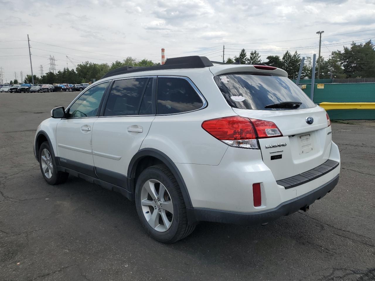 2013 Subaru Outback 2.5I Limited - Image 2