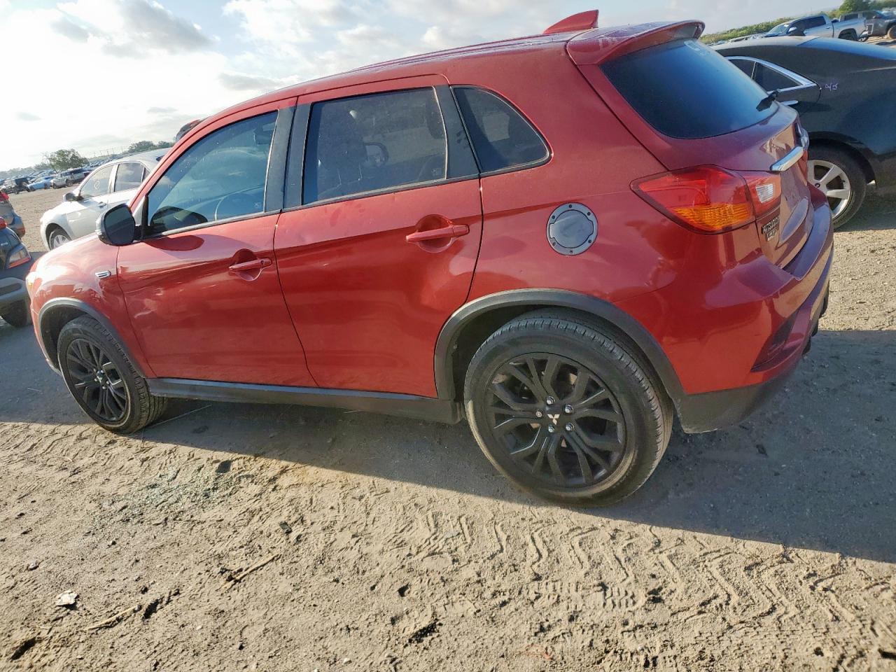 2019 Mitsubishi Outlander Sport Es - Image 2