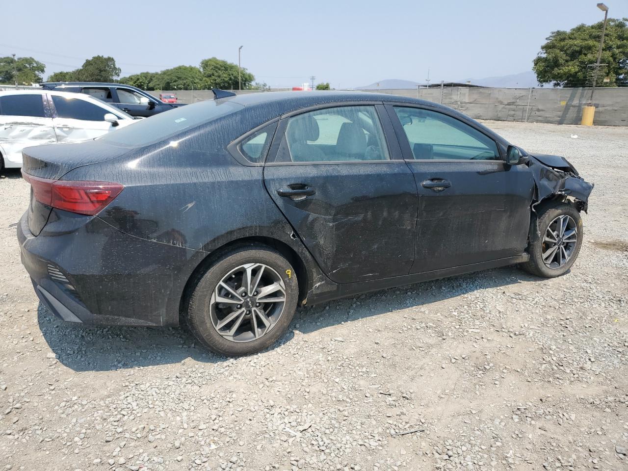 2023 Kia Forte Lx - Image 3