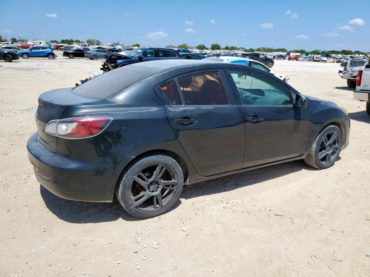 2013 Mazda 3 I - Image 3