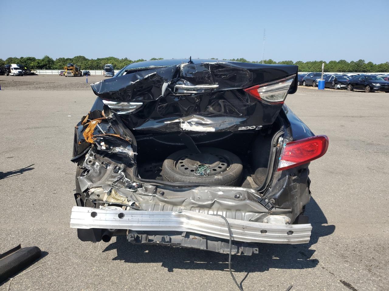 2015 Chrysler 200 S - Image 6