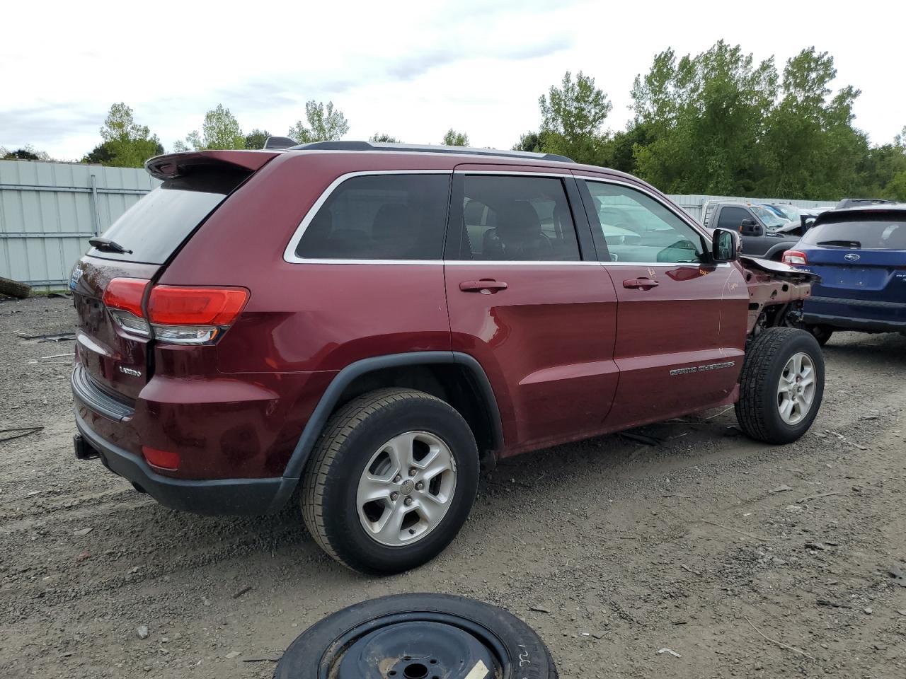 2017 Jeep Grand Cherokee Laredo - Image 3