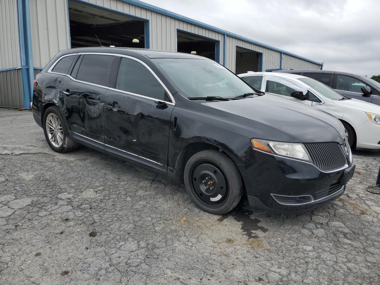 2014 Lincoln Mkt - Image 4