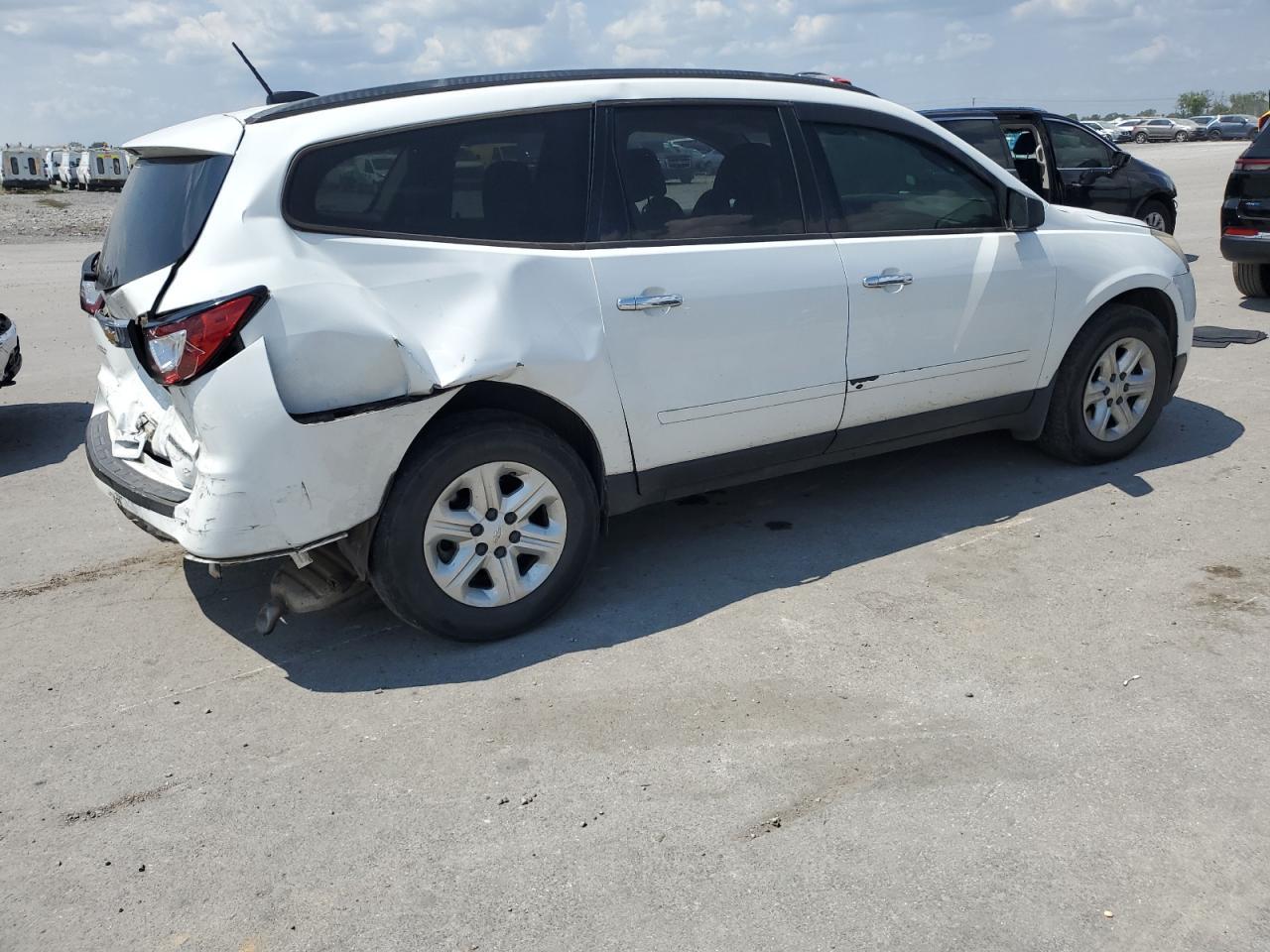2016 Chevrolet Traverse Ls - Фото 3