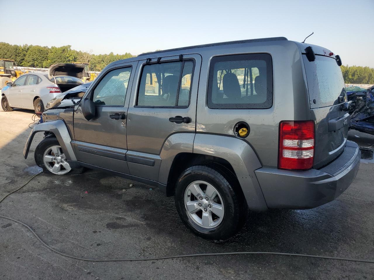 2012 Jeep Liberty Sport - Фото 2