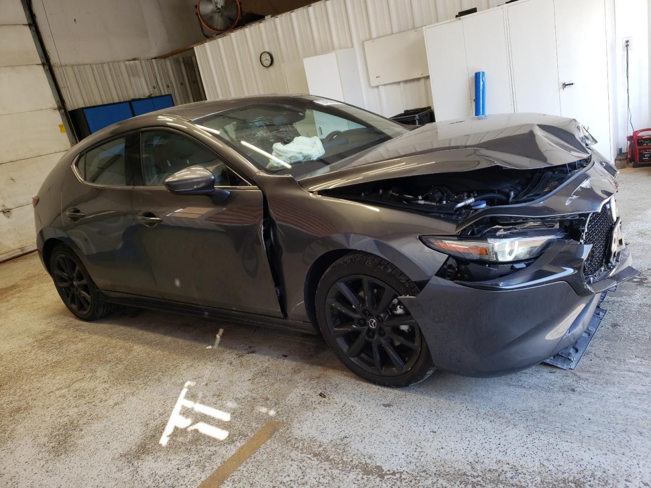 2022 Mazda 3 Premium - Фото 4