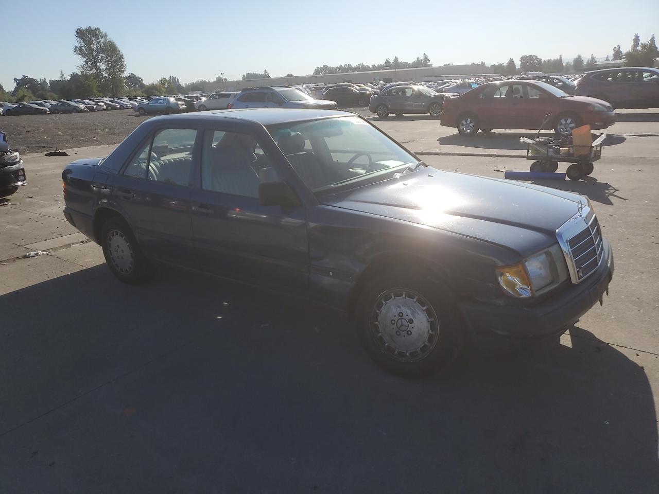 1987 Mercedes-Benz 260 E - Фото 4