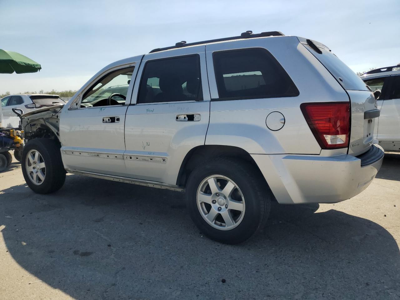 2008 Jeep Grand Cherokee Laredo - Image 2