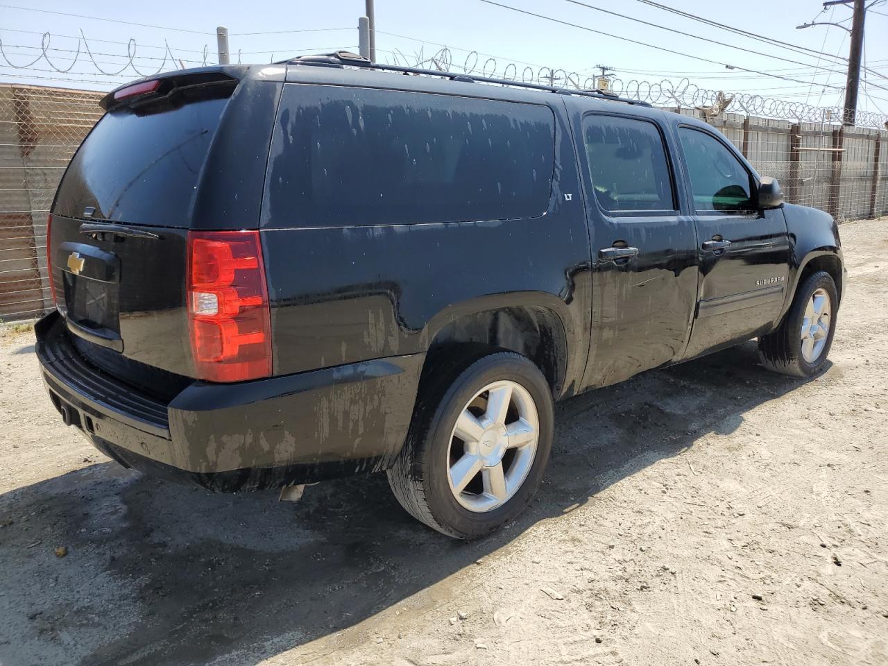 2013 Chevrolet Suburban C1500 Lt - Фото 3