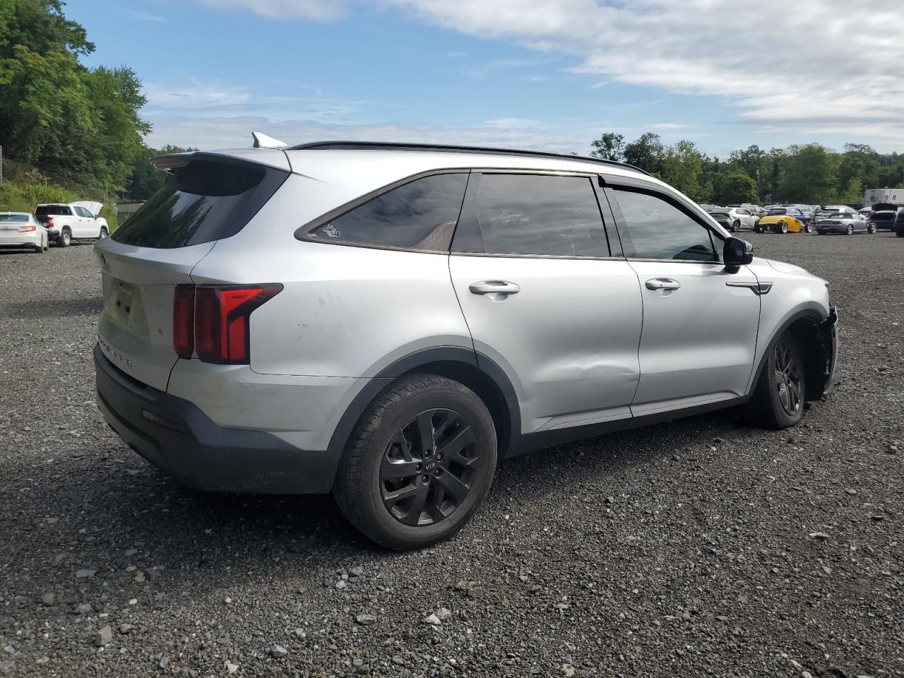 2021 Kia Sorento S - Фото 3