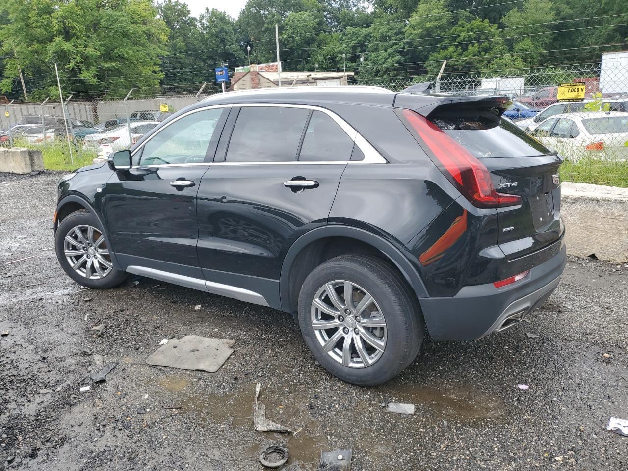 2023 Cadillac Xt4 Premium Luxury - Image 2