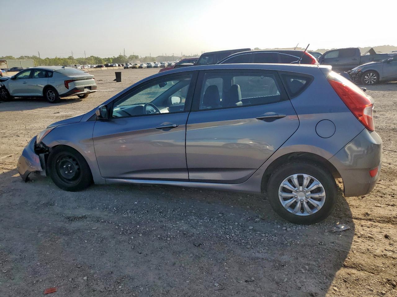 2016 Hyundai Accent Se - Фото 2