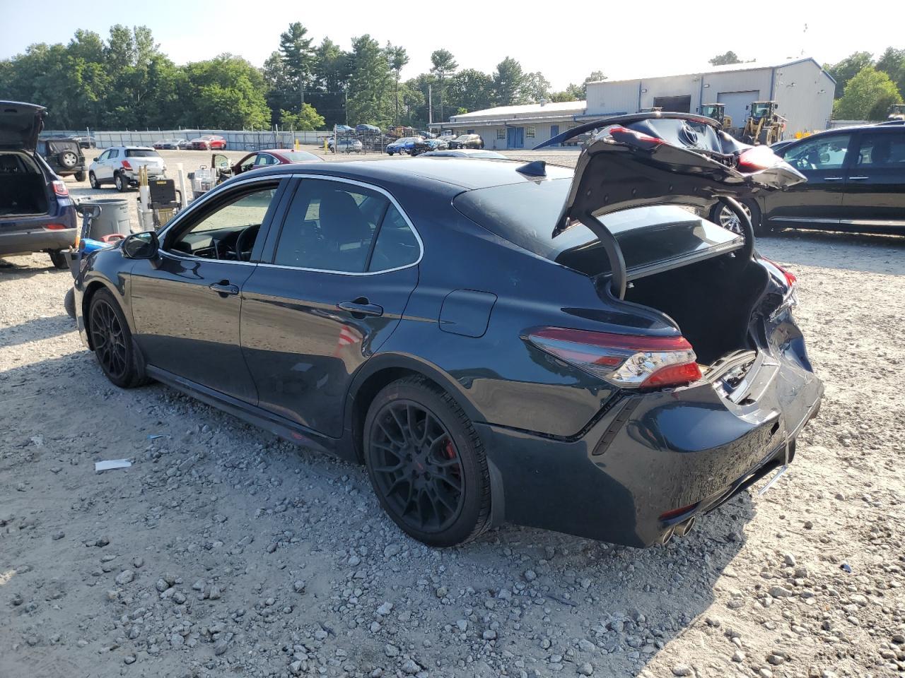 2021 Toyota Camry Xse - Фото 2