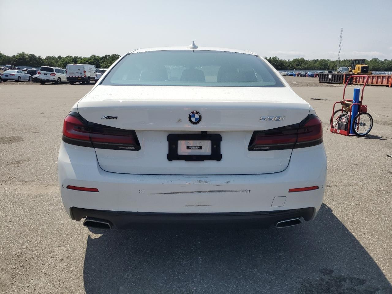2023 BMW 530 Xi - Image 6