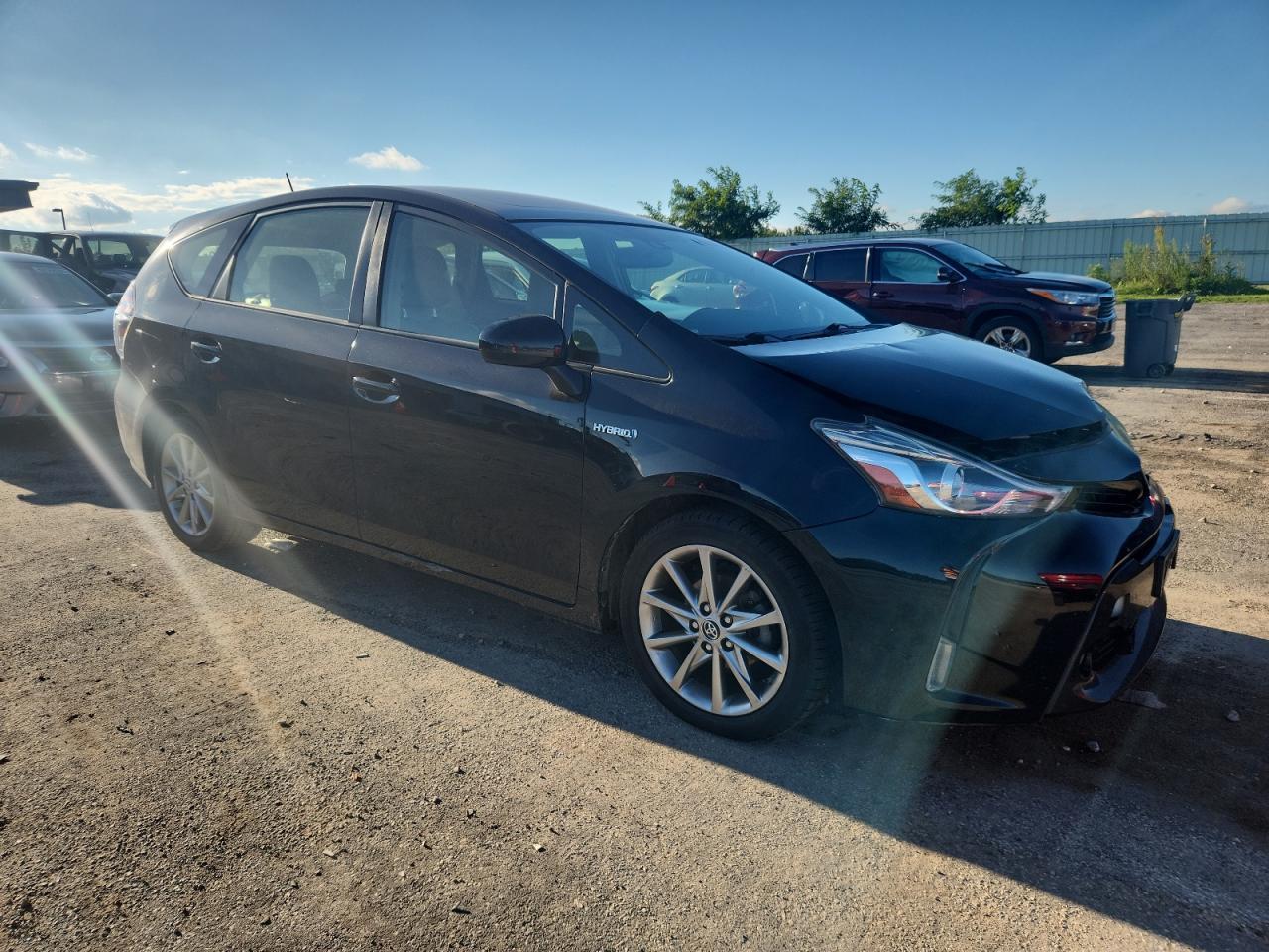 2015 Toyota Prius V - Image 4