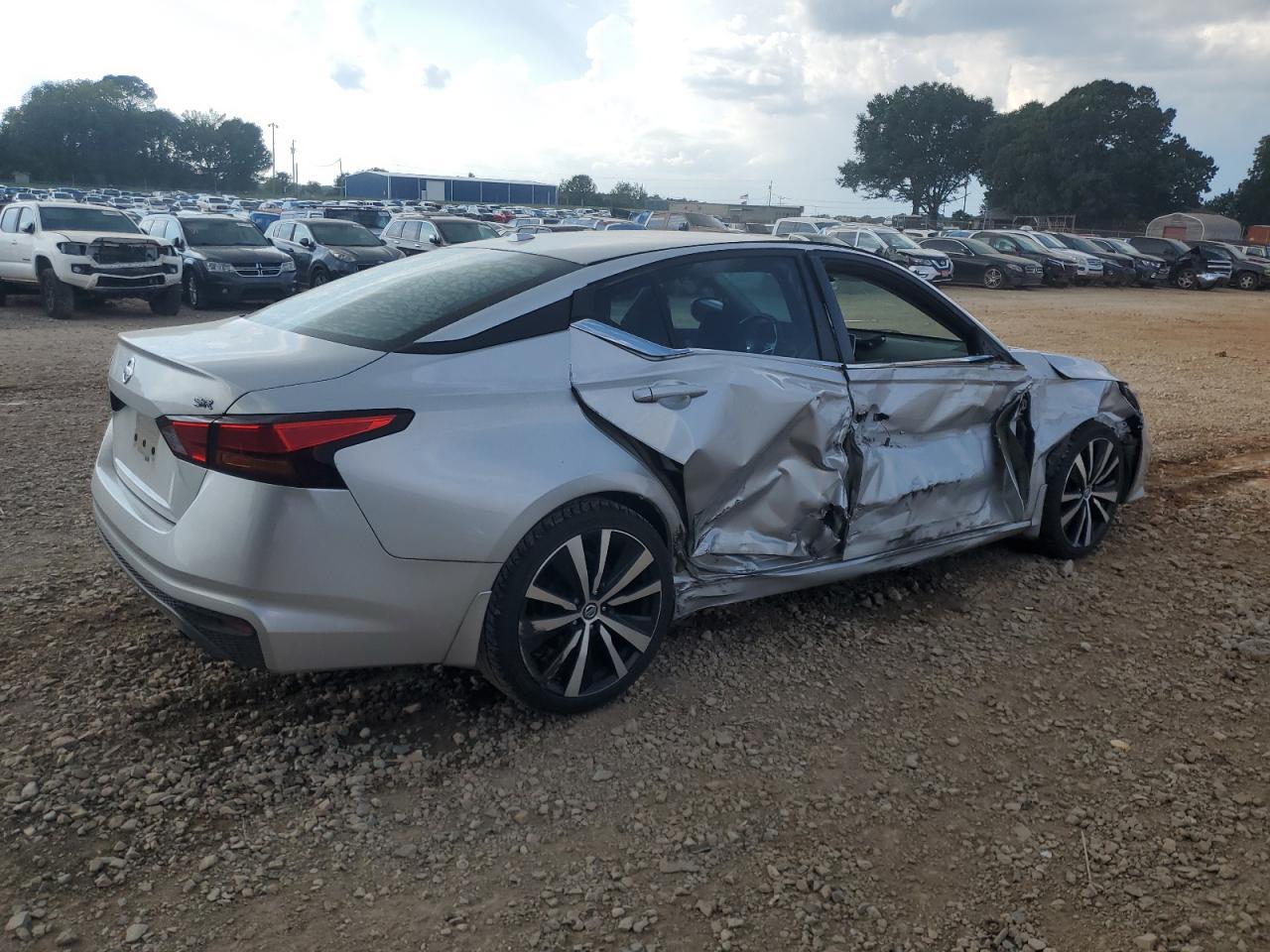 2019 Nissan Altima Sr - Фото 3