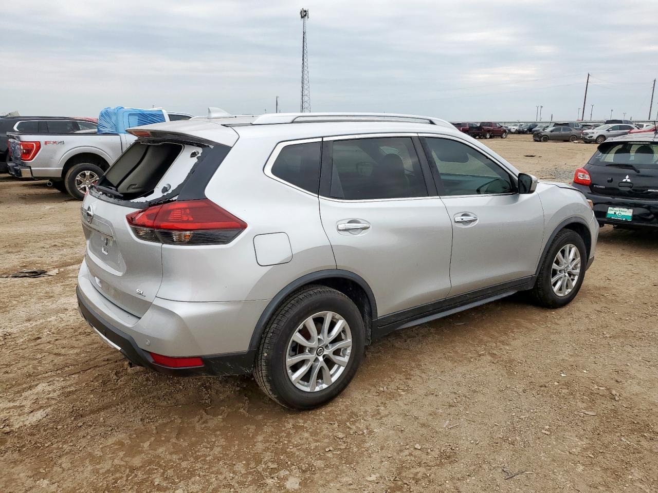 2019 Nissan Rogue S - Image 3