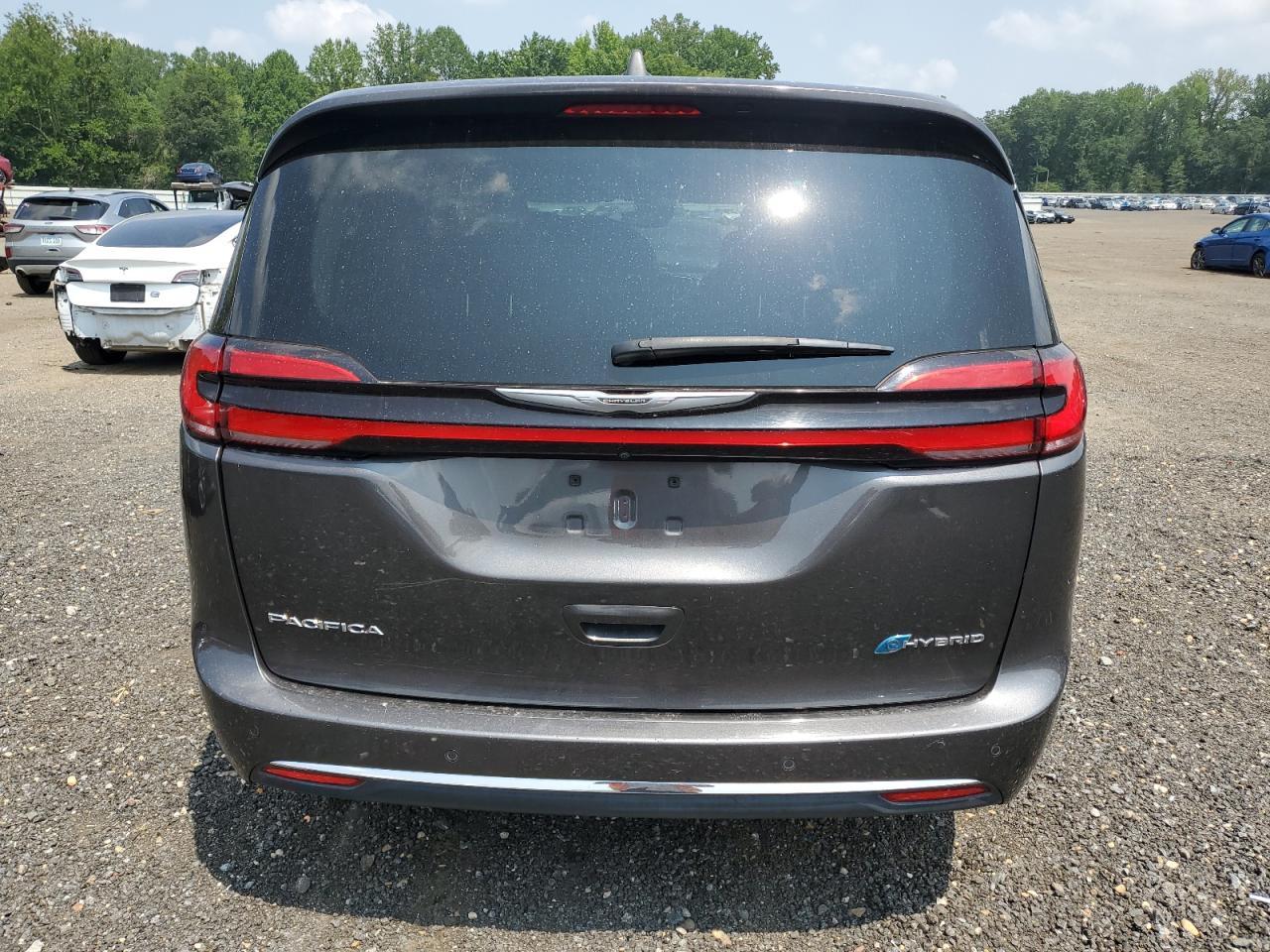 2022 Chrysler Pacifica Hybrid Touring L - Image 6