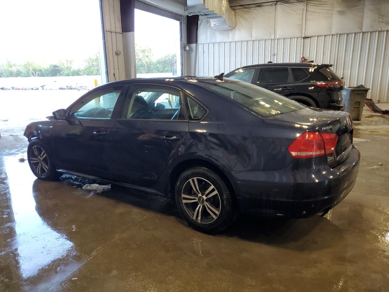 2014 Volkswagen Passat S - Image 2