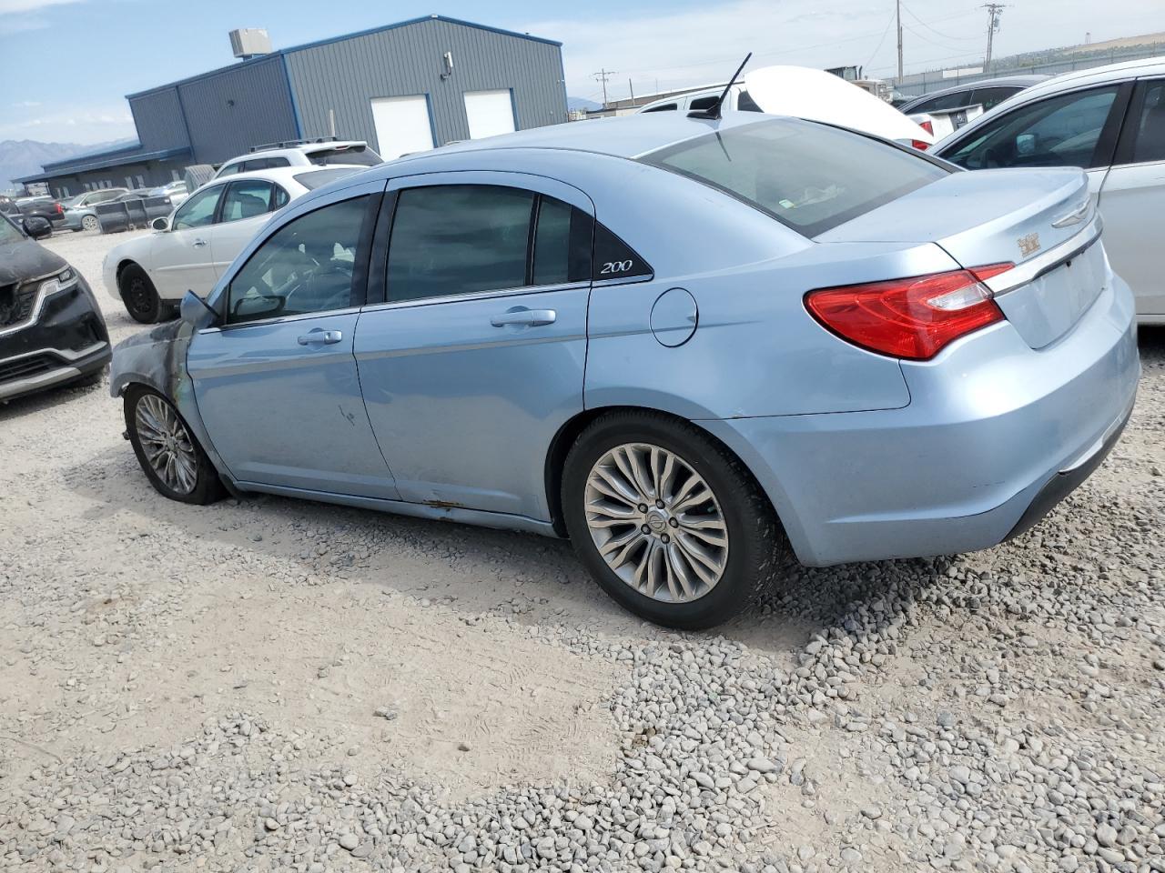 2012 Chrysler 200 Lx - Фото 2