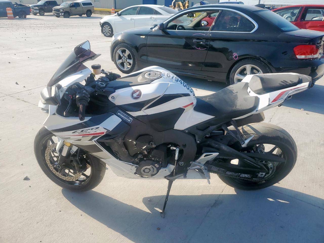 2025 Honda Cbr1000 Rr - Image 3