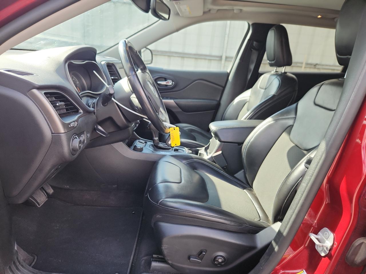 2019 Jeep Cherokee Latitude Plus - Image 7