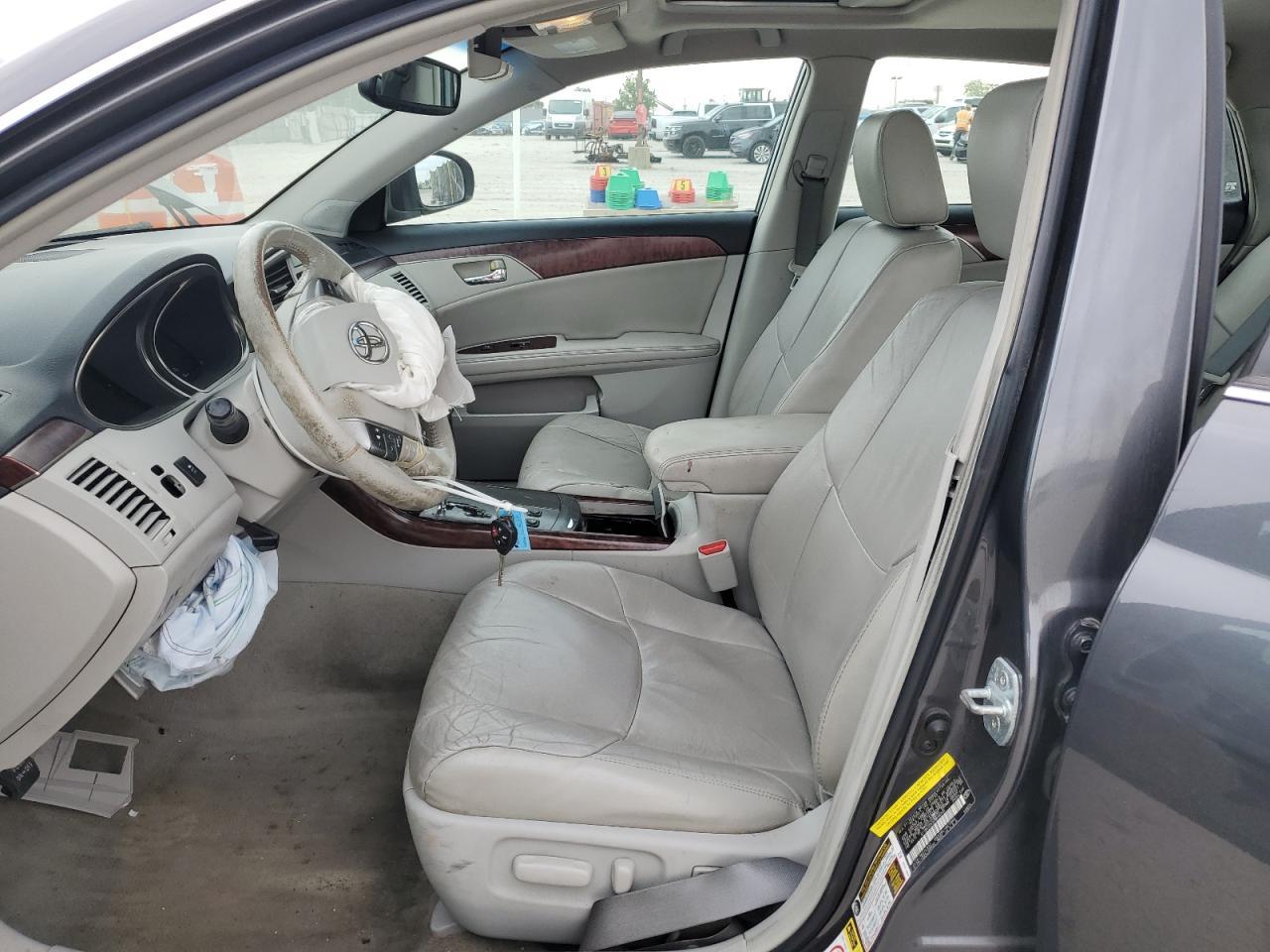 2012 Toyota Avalon Base - Image 7