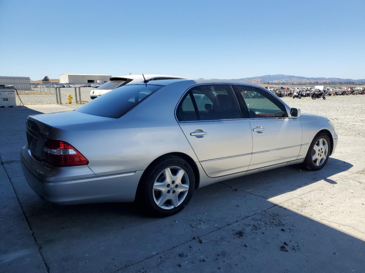 2004 Lexus Ls 430 - Image 3