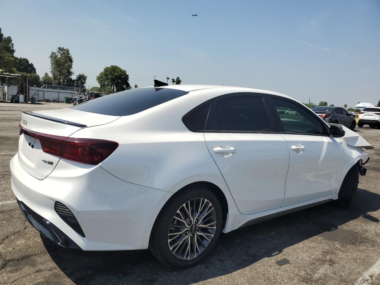 2022 Kia Forte Gt Line - Фото 3