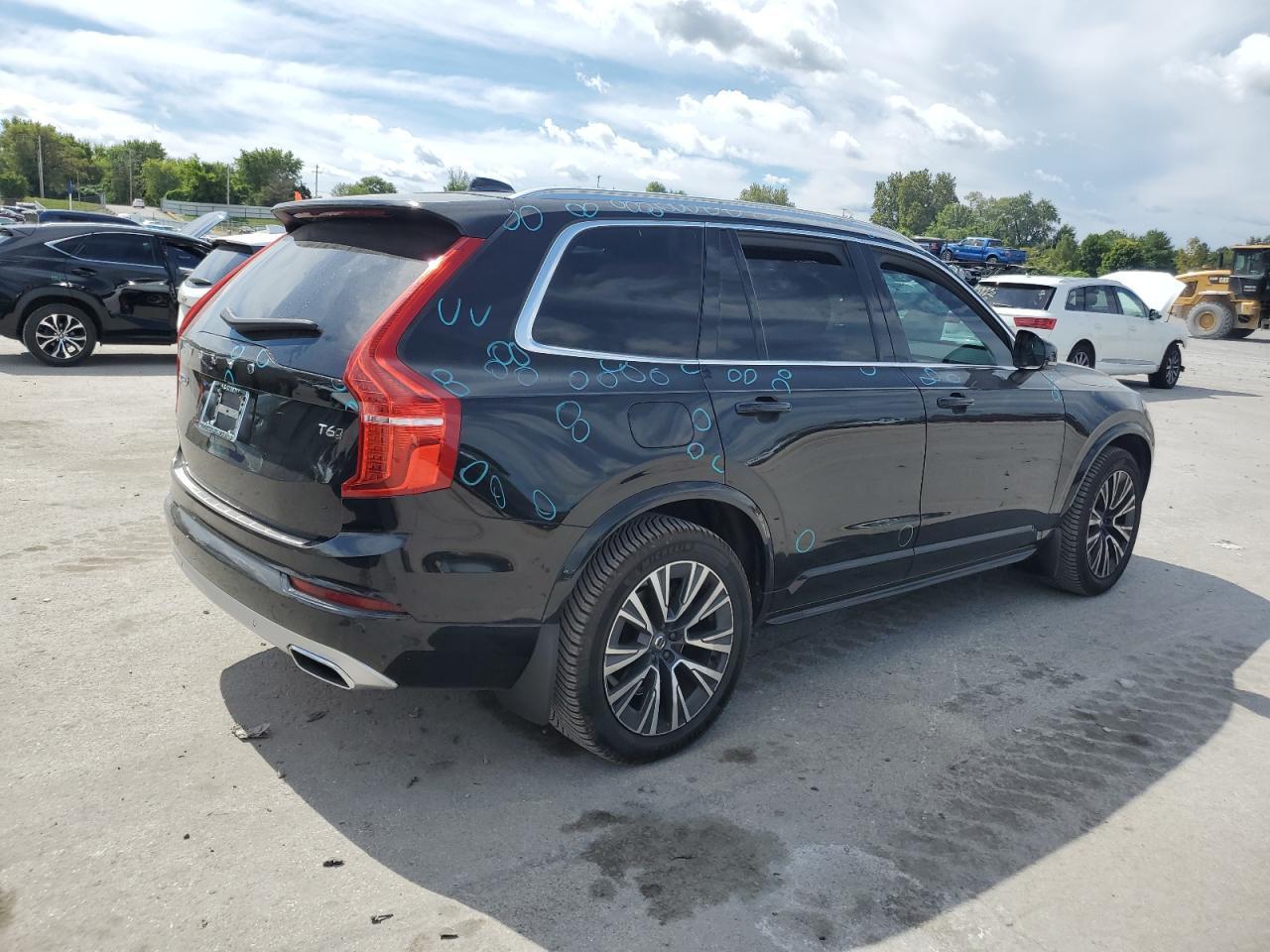 2021 Volvo Xc90 T6 Momentum - Image 3