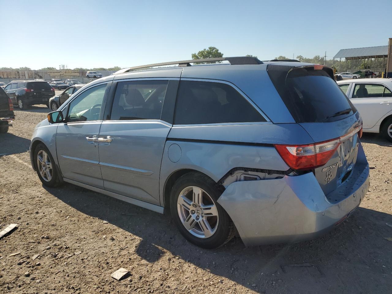 2011 Honda Odyssey Touring - Фото 2
