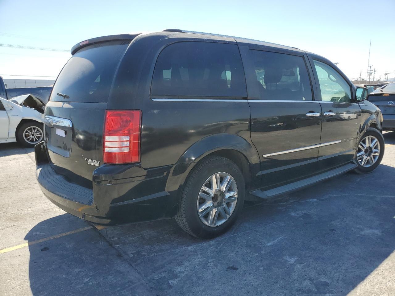 2010 Chrysler Town & Country Limited - Image 3